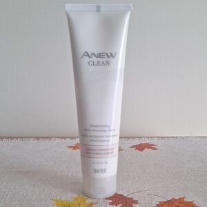 Avon Anew Clean Illuminating Foam